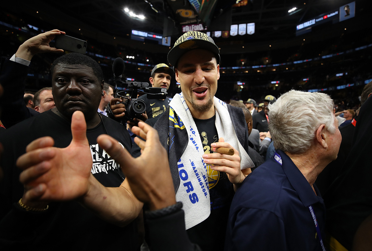 开云中国-克里夫兰骑士发布备战花絮，今晚回应争议，NBA总决赛任务艰巨，资深球员宣示担当的简单介绍